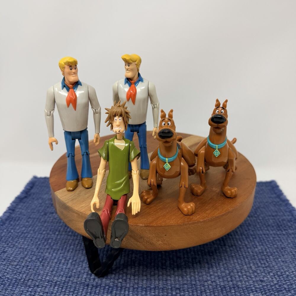 Scooby-Doo Mystery Solving Crew Cartoon Network Figures Fred Scooby Mix Lot